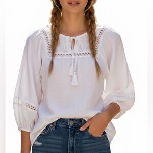 Hope & Harlow White Romantic Peasant Top Size Medium Hem Stitch Lace Rayon Blend